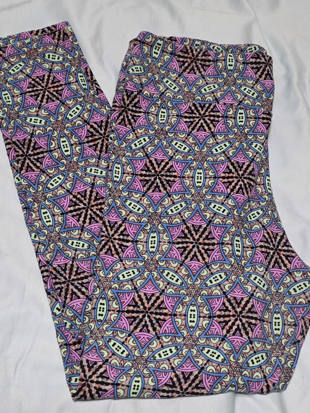 LuLaRoe Colorful Geometric Print Leggings Tall&Curvy Size 12-18